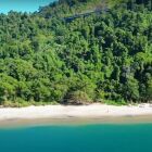 Praia no litoral brasileiro tem água quente quase 365 dias por ano