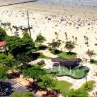 Praia do litoral brasileiro &eacute; para&iacute;so dos idosos e tem maior jardim a beira-mar do mundo
