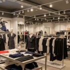 Amada pelos brasileiros, gigante da moda que faliu h&aacute; 10 anos anuncia retorno oficial ao pa&iacute;s