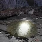 Homem vive h&aacute; 50 anos em caverna no penhasco com &aacute;gua pot&aacute;vel e energia el&eacute;trica