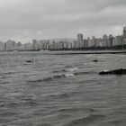 Frente fria j&aacute; se desloca do sul para o litoral paulista e chega neste domingo causando preocupa&ccedil;&atilde;o