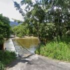 Turistas se encantam com ponte invertida, constru&iacute;da pela Petrobras como travessia in&eacute;dita