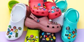 E aí, você usa? Motivo de piadas, Crocs deixa de ser meme e vira ícone fashion