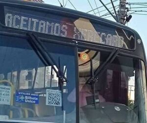 Motorista de ônibus é demitido por usar letreiro com “Palmeiras