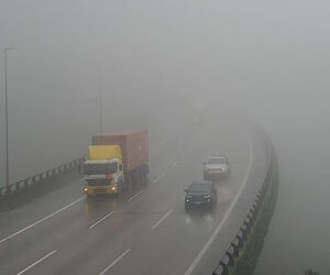 Manh&atilde; nebulosa: Subida da serra registra pontos de lentid&atilde;o e baixa visibilidade nesta quarta (15).