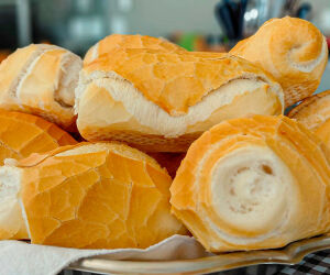 Pão nosso de cada dia? Parar de comer reduz a inflamação e sua saúde cardiovascular.