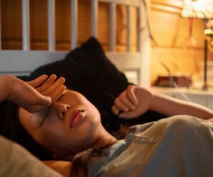 Acordou no meio da noite? Saiba o que realmente rouba o seu sono e como voltar a dormir.