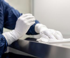 Adeus, faxina de s&aacute;bado: o m&eacute;todo japon&ecirc;s de 5 minutos que mant&eacute;m a casa sempre impec&aacute;vel.