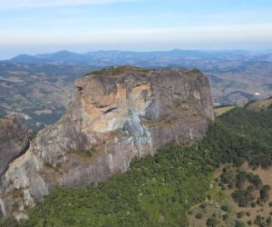 O ref&uacute;gio de luxo artesanal em S&atilde;o Bento de Sapuca&iacute; que une aventura e gastronomia na Mantiqueira.