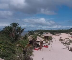 Brasil esconde praia paradis&iacute;aca na floresta que j&aacute; foi eleita a mais bonita do pa&iacute;s.