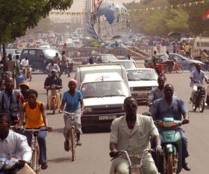 Como um pa&iacute;s pobre conseguiu plantar 5 milh&otilde;es de &aacute;rvores em apenas 60 minutos.