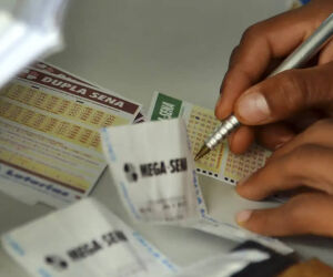 Sortudo de Santos faz aposta online e leva mais de 33 mil reais na quina.