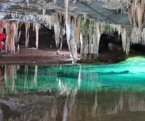 O 'Everest' brasileiro: a caverna com 16 cachoeiras subterr&acirc;neas que impressiona aventureiros.