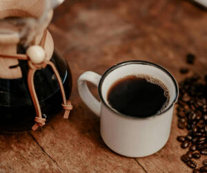 Santos e o caf&eacute;: como a bebida segue moldando a rotina e a mem&oacute;ria da cidade.