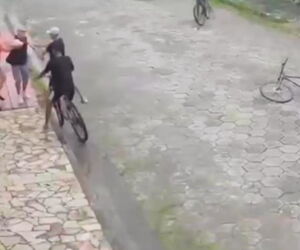 Opera&ccedil;&atilde;o policial desarticula 'Gangue da Bike' em Peru&iacute;be; V&Iacute;DEO.
