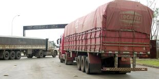 Caminhoneiros amea&ccedil;am greve geral e d&atilde;o ultimato ao Governo ap&oacute;s alta nos combust&iacute;veis