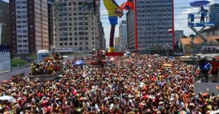 Embaixada dos EUA orienta turistas a n&atilde;o reagirem em casos de roubo durante o Carnaval brasileiro