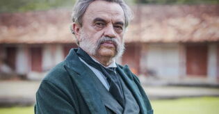 Ap&oacute;s condena&ccedil;&atilde;o de estupro, Globo reduz drasticamente participa&ccedil;&atilde;o de Jos&eacute; Dumont em 'Terra Nostra'
