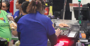 Novo supermercado em Santos abre 220 vagas de emprego; veja como participar