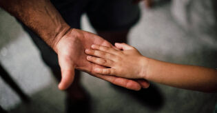 &Eacute; poss&iacute;vel pedir o reconhecimento de paternidade pela internet sem gastar um centavo