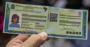 &Uacute;LTIMA CHAMADA: Saiba como resgatar seu RG da Carreta do Poupatempo em Peru&iacute;be