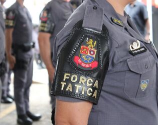 Policial da Força Tática morre após ser baleado durante patrulhamento em Cubatão.