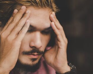 Cansaço e gordura abdominal após os 40? Pode ser a 'menopausa masculina'; entenda.
