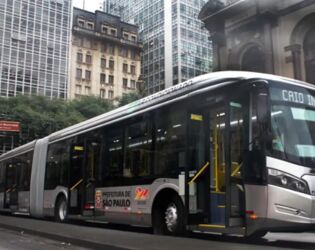 'Ônibus Rosa': projeto de lei propõe veículos públicos exclusivos para mulheres.