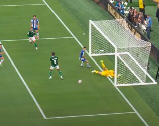 Palmeiras para em goleiro português 'milagroso' e empata pelo Mundial.