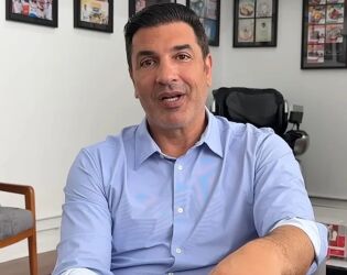 Edu Guedes é diagnosticado com câncer no pâncreas e passa por cirurgia de emergência.