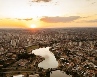 Concurso no interior de SP abre 577 vagas com salários de até R$ 21 mil.