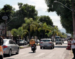 Santos terá faixas exclusivas para motos; veja onde elas podem ser criadas e o que muda.