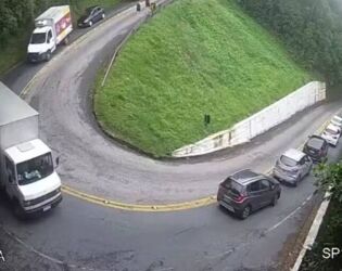 Rodovia mais íngreme e temida do Brasil fica no litoral e causa medo em motoristas.
