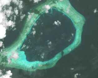 Fronteira fabricada com concreto: Como as novas ilhas chinesas est&atilde;o redesenhando o Pac&iacute;fico.