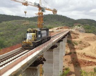 Megaferrovia brasileira que conecta 53 munic&iacute;pios e recebe R$ 14,9 bi em investimentos j&aacute; tem prazo.