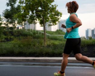 Corrida domina ranking mundial de atividades f&iacute;sicas e cresce entre iniciantes; veja como come&ccedil;ar.