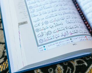 Encontro hist&oacute;rico de calend&aacute;rios que mobiliza 4,6 bilh&otilde;es de fi&eacute;is em celebra&ccedil;&otilde;es simult&acirc;neas.