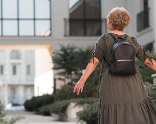 Aos 103 anos, ex-professora de educa&ccedil;&atilde;o f&iacute;sica revela o segredo para manter corpo e mente ativos.