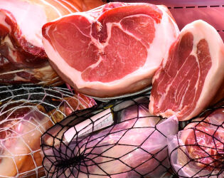 Adeus carne de porco: prote&iacute;na mais consumida do mundo agora &eacute; outra e domina o mercado.