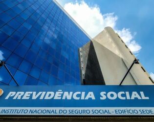 Alerta Aposentados: Veja a lista de atividades que valem como Prova de Vida autom&aacute;tica no INSS.