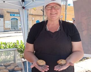 Produtora faz sucesso com empadas de sabores diferentes em Itanha&eacute;m.