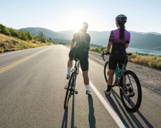 O que &eacute; road bike? Entenda por que cada vez mais brasileiros est&atilde;o aderindo ao ciclismo de estrada.