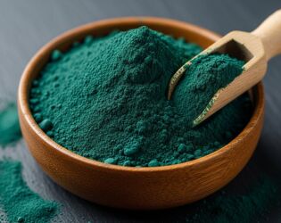 Microalga conhecida como 'ouro azul' ganha destaque em 2025 e chama aten&ccedil;&atilde;o por benef&iacute;cios &agrave; sa&uacute;de.