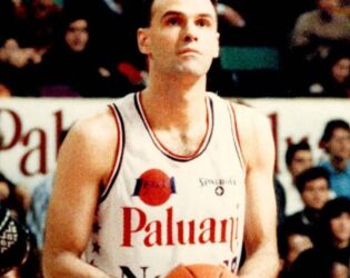 Adeus ao M&atilde;o Santa: por que Oscar Schmidt disse 'n&atilde;o' &agrave; NBA para virar o maior her&oacute;i do Brasil.