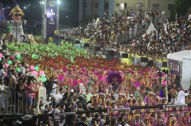 Mini-desfile do Carnaval re&uacute;ne escolas de samba neste domingo (14) em Santos