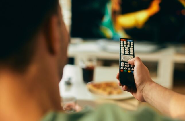 Milhares de pessoas vão receber multa por assistir IPTV; valor vai te surpreender