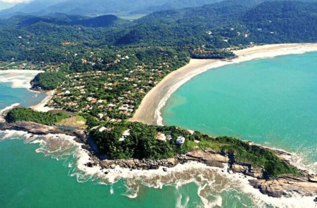 Praia secreta com cachoeira e mar: conheça esse lugar perfeito no litoral de São Paulo