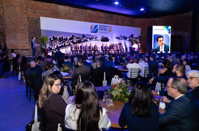 Prefeito de Guarujá cobra agilidade em obras estratégicas no setor portuário