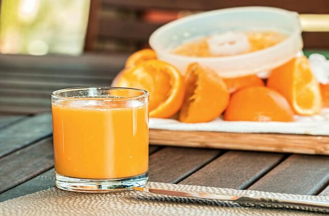Menos fruta, mais 'flavor packs': O que está acontecendo com o suco de laranja?