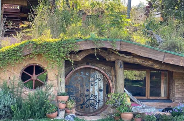 Primeira 'toca de Hobbit' vira opção de hospedagem no Interior de SP